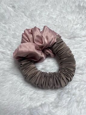 Sleepy Tie Silk Pink and Taupe Sleep Scrunchie - Medium